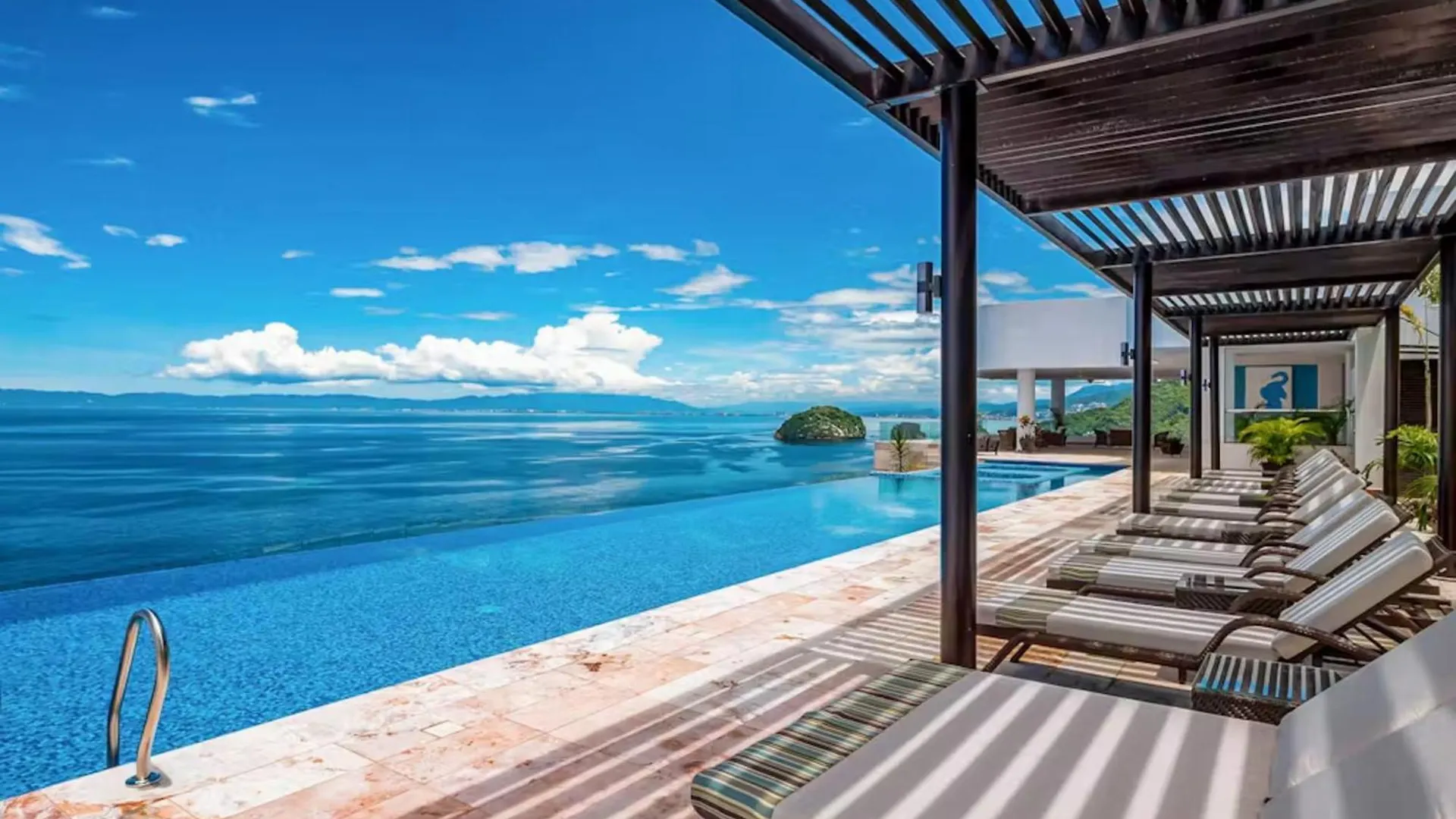 Blue Horizon 101 At Residences location